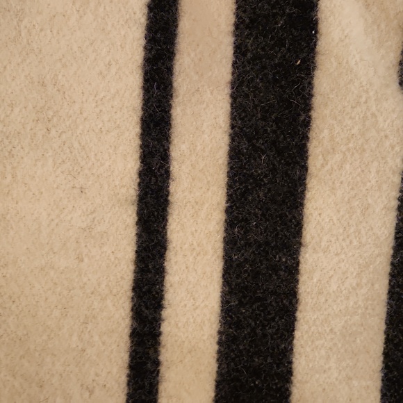 Coach women tote . Wool and leather handles - Picture 2 of 5